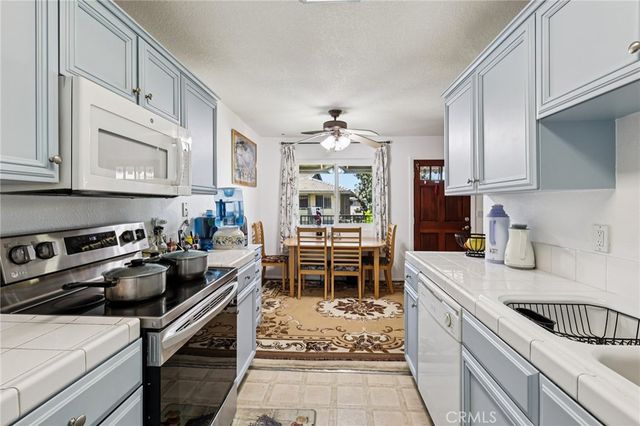 2094 E Grand Ave 33, Escondido, CA 92027