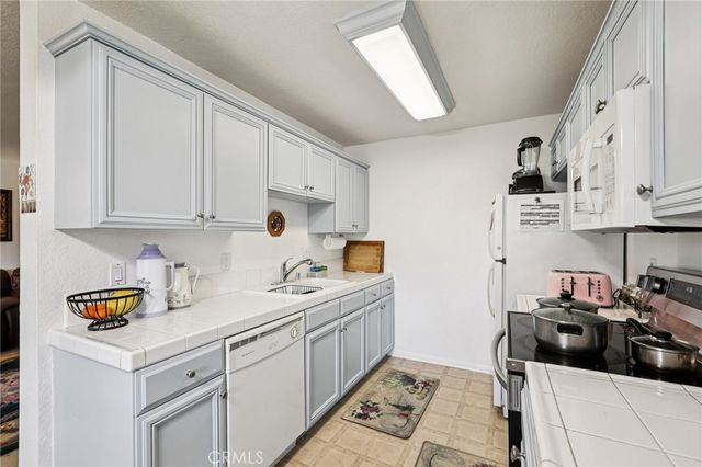 2094 E Grand Ave 33, Escondido, CA 92027