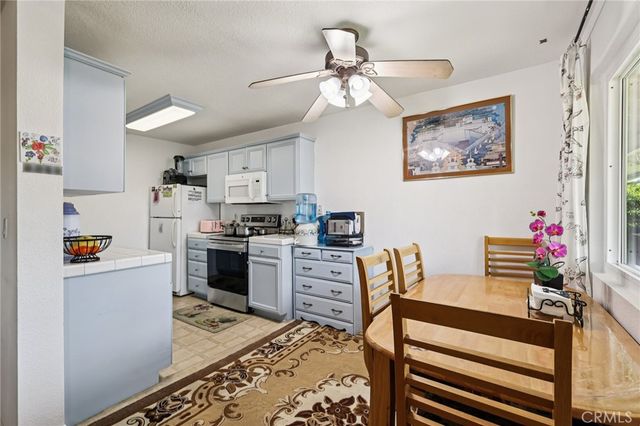 2094 E Grand Ave 33, Escondido, CA 92027