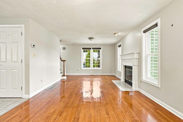 22 Stoney Hill Rd, Shrewsbury, MA 01545