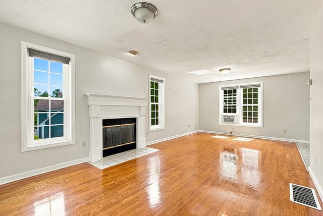 22 Stoney Hill Rd, Shrewsbury, MA 01545