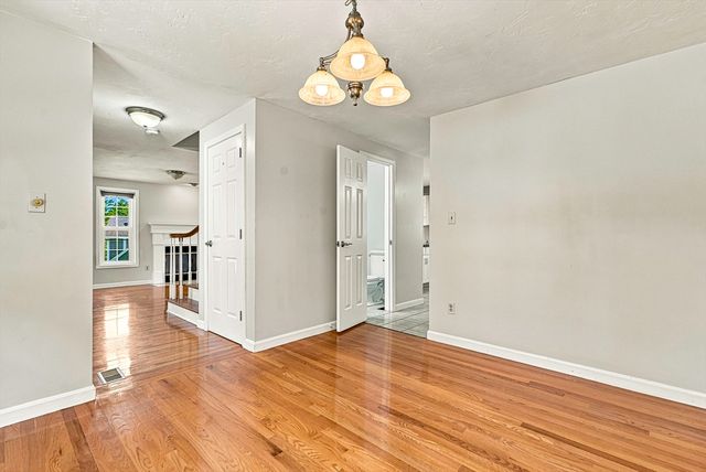 22 Stoney Hill Rd, Shrewsbury, MA 01545