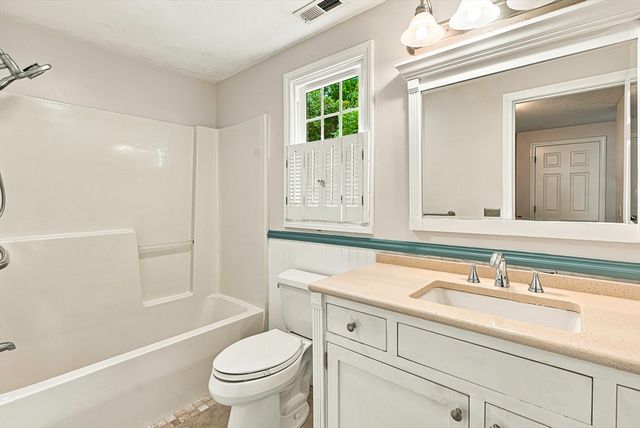 22 Stoney Hill Rd, Shrewsbury, MA 01545