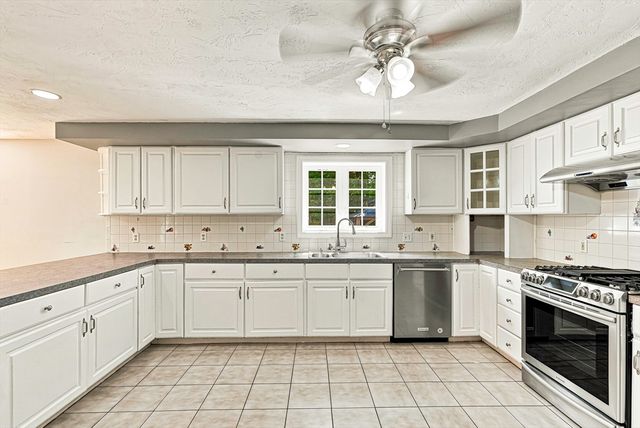 22 Stoney Hill Rd, Shrewsbury, MA 01545