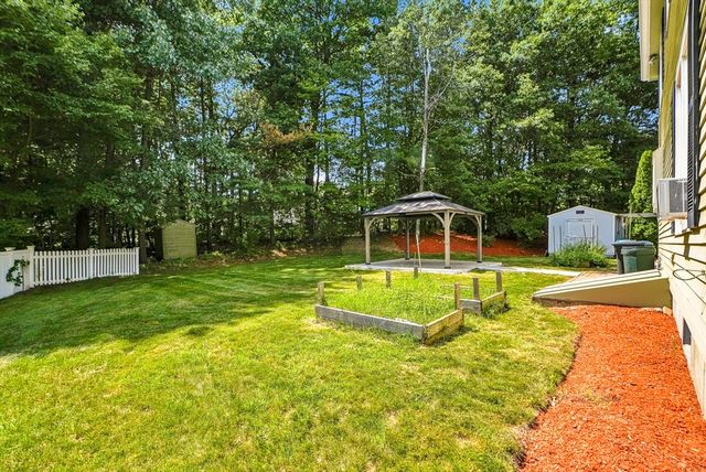 22 Stoney Hill Rd, Shrewsbury, MA 01545