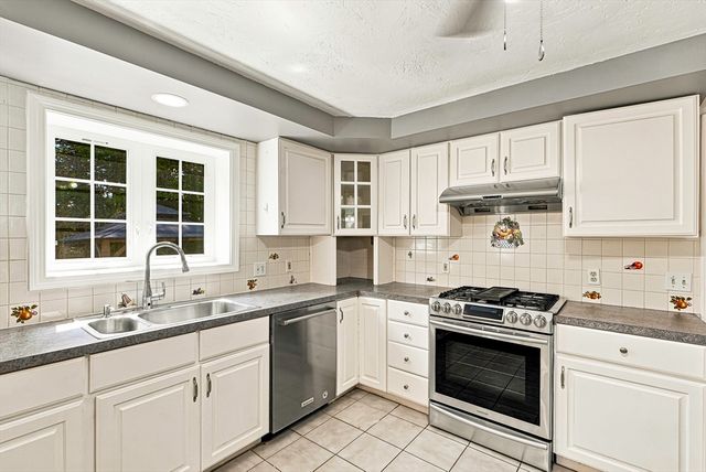 22 Stoney Hill Rd, Shrewsbury, MA 01545