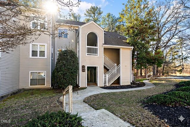 6011 Winterpointe Lane, Raleigh, NC 27606