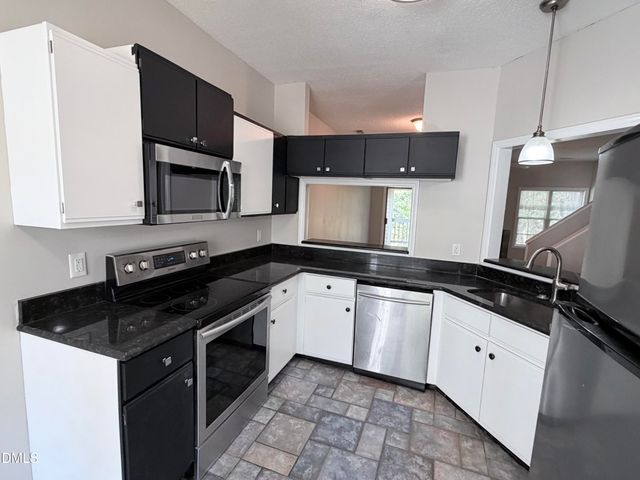 6011 Winterpointe Lane, Raleigh, NC 27606