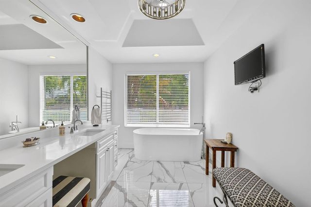 1020 SE 11th Street, Fort Lauderdale, FL 33316