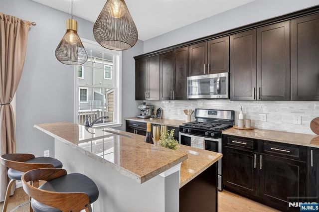 48 Roosevelt Drive, Wood Ridge, NJ 07075