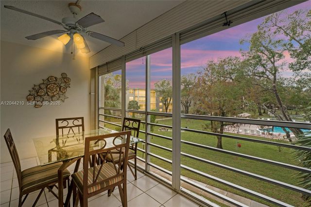 2901 NW 48th Avenue 355, Lauderdale Lakes, FL 33313