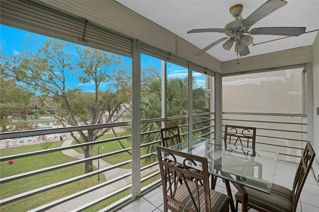 2901 NW 48th Avenue 355, Lauderdale Lakes, FL 33313