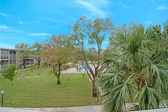 2901 NW 48th Avenue 355, Lauderdale Lakes, FL 33313