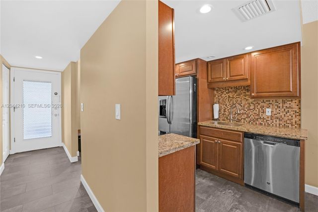2901 NW 48th Avenue 355, Lauderdale Lakes, FL 33313