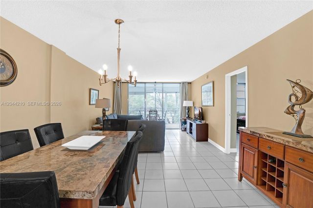 2901 NW 48th Avenue 355, Lauderdale Lakes, FL 33313