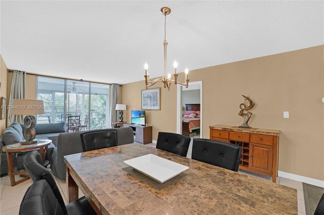 2901 NW 48th Avenue 355, Lauderdale Lakes, FL 33313