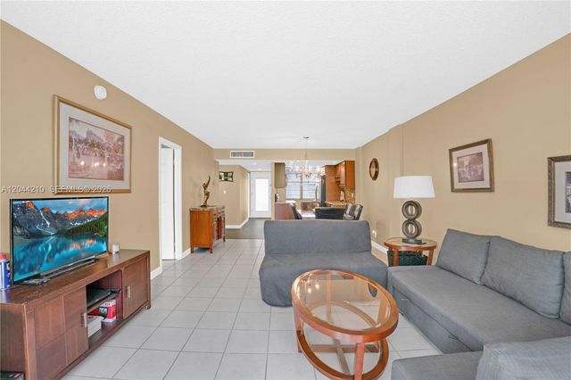 2901 NW 48th Avenue 355, Lauderdale Lakes, FL 33313