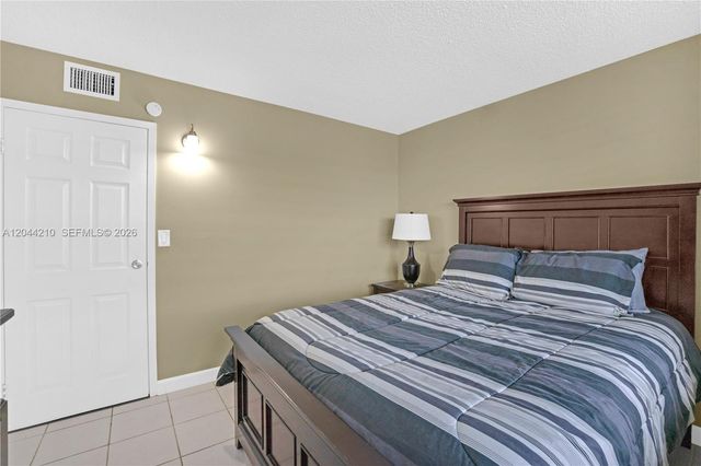 2901 NW 48th Avenue 355, Lauderdale Lakes, FL 33313