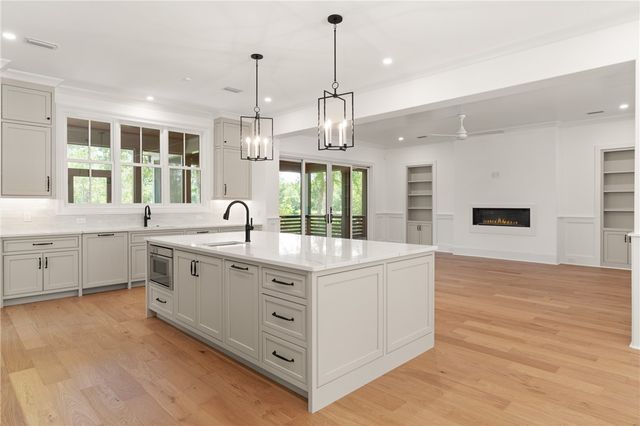 111 Stillwater Drive, St Simons Island, GA 31522