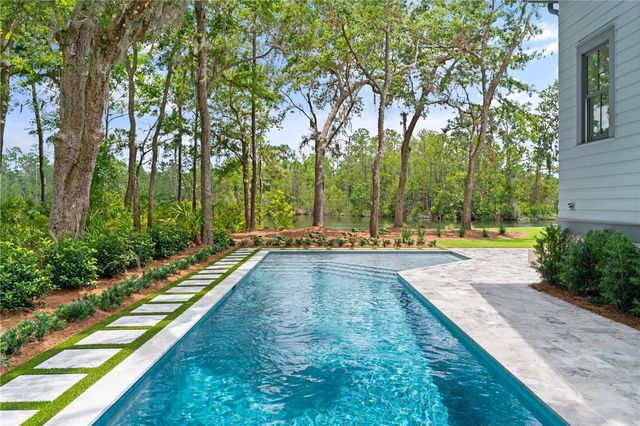 111 Stillwater Drive, St Simons Island, GA 31522