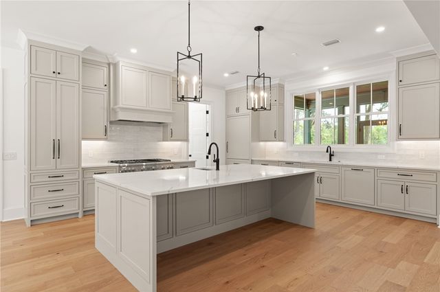 111 Stillwater Drive, St Simons Island, GA 31522