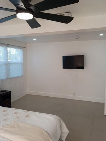 2701 NE 9th Avenue, Pompano Beach, FL 33064