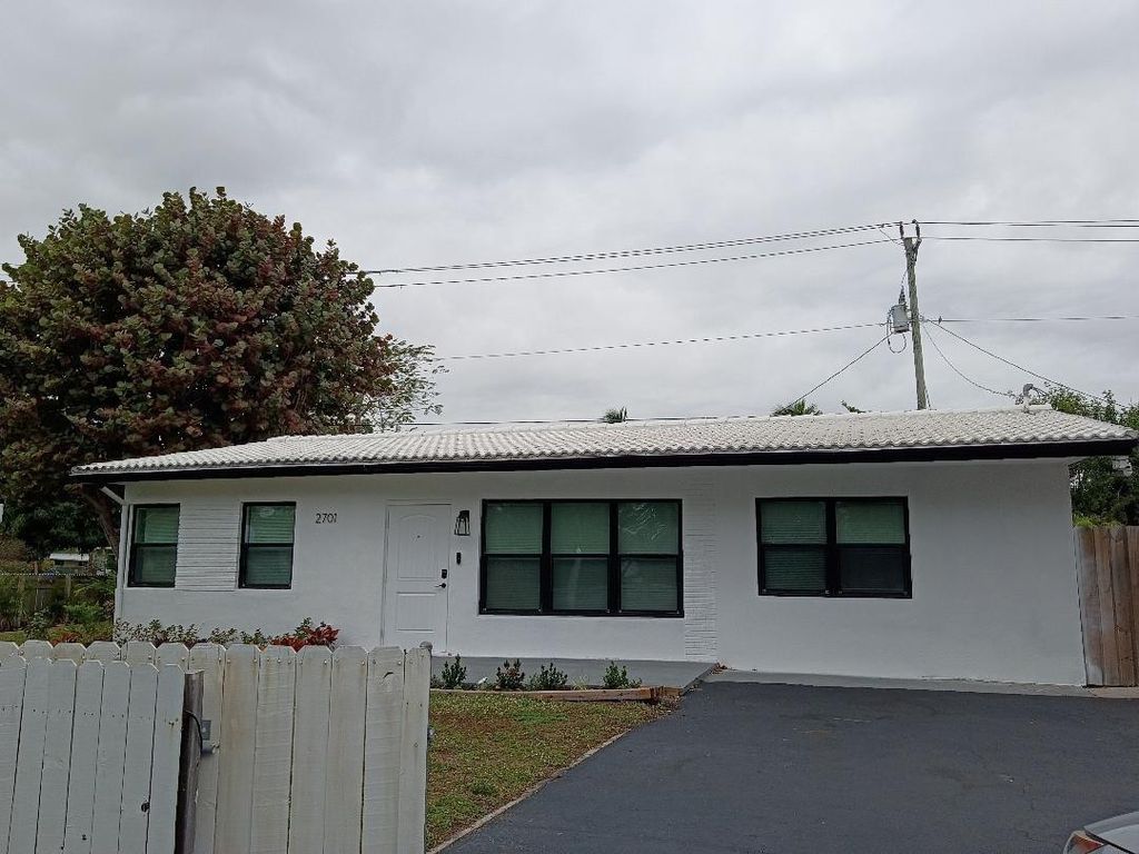 2701 NE 9th Avenue, Pompano Beach, FL 33064