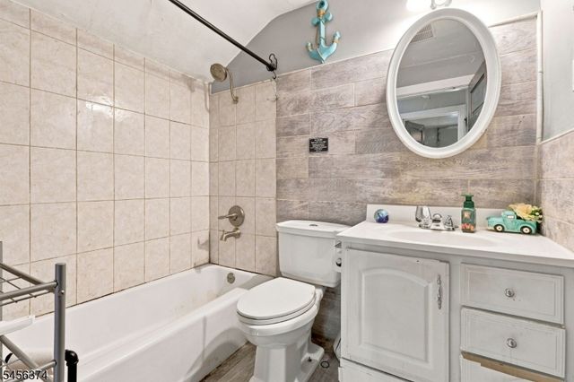 606 Britton St, Elizabeth City, NJ 07202