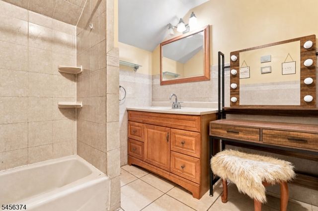 606 Britton St, Elizabeth City, NJ 07202