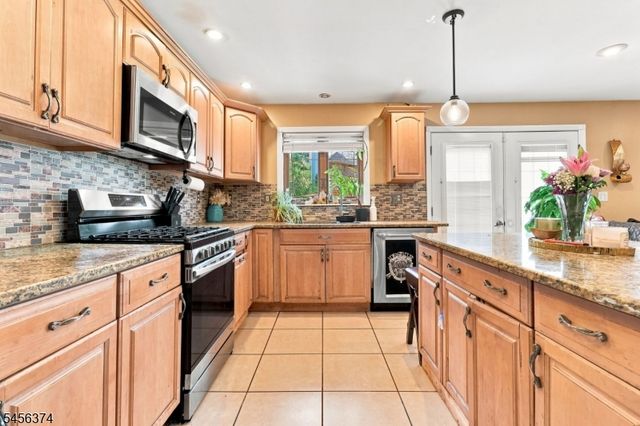 606 Britton St, Elizabeth City, NJ 07202