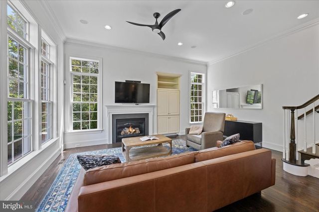 6158 TOMPKINS DR, Mclean, VA 22101