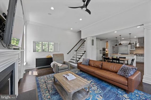 6158 TOMPKINS DR, Mclean, VA 22101