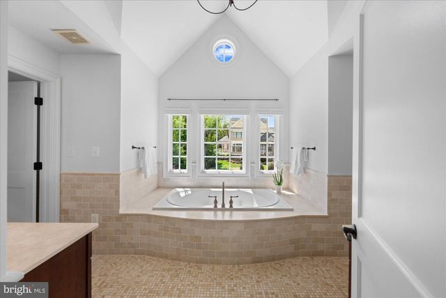 6158 TOMPKINS DR, Mclean, VA 22101