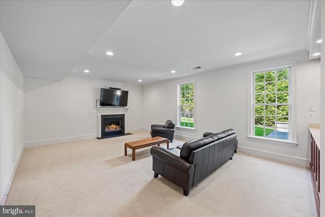 6158 TOMPKINS DR, Mclean, VA 22101