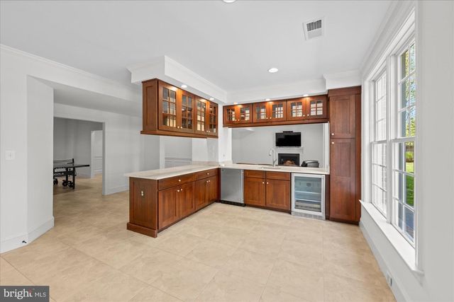 6158 TOMPKINS DR, Mclean, VA 22101