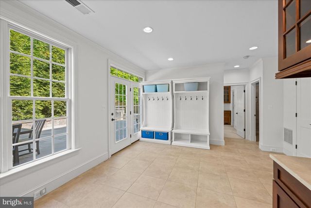 6158 TOMPKINS DR, Mclean, VA 22101