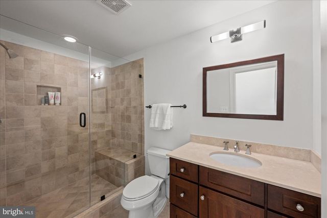6158 TOMPKINS DR, Mclean, VA 22101