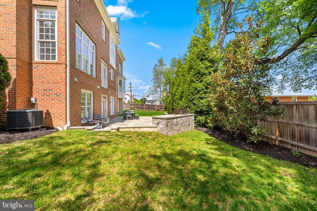 6158 TOMPKINS DR, Mclean, VA 22101