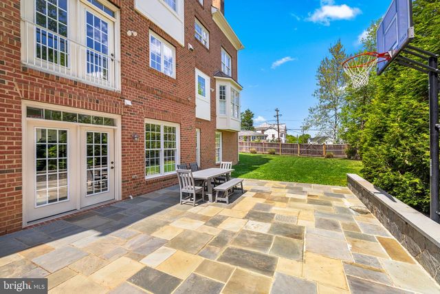 6158 TOMPKINS DR, Mclean, VA 22101