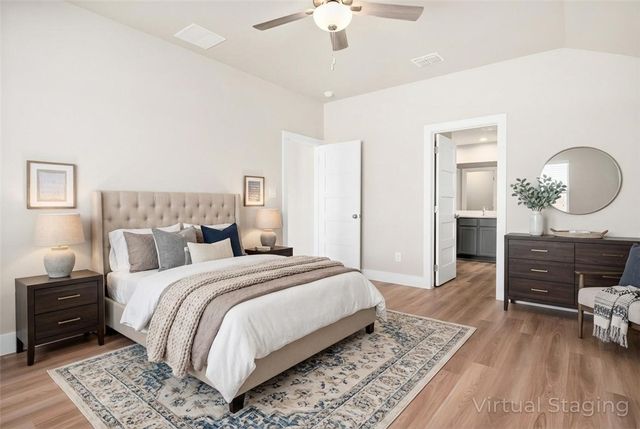 1013 Las Palmas Dr, Rockport, TX 78382