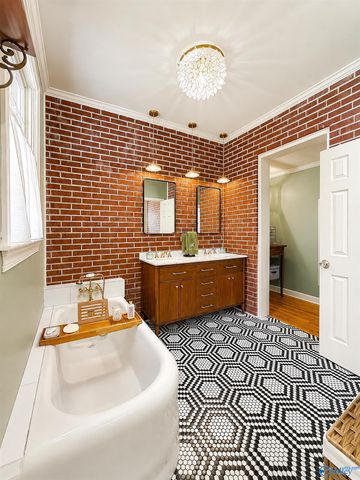 1018 Sherman Street Se, Decatur, AL 35601