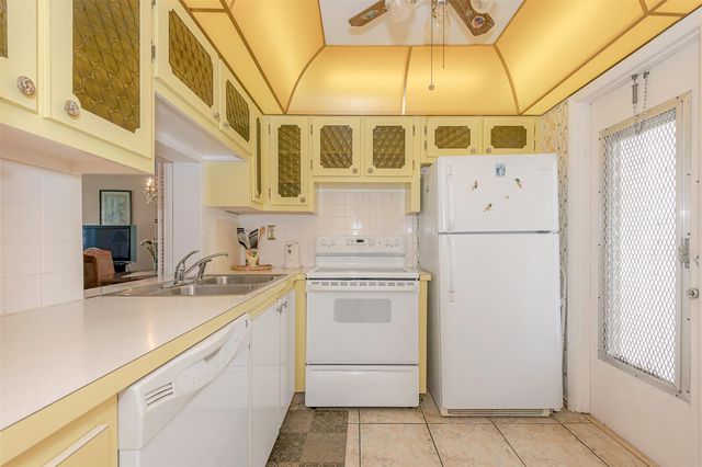 1891 S Ocean Drive 207, Hallandale Beach, FL 33009