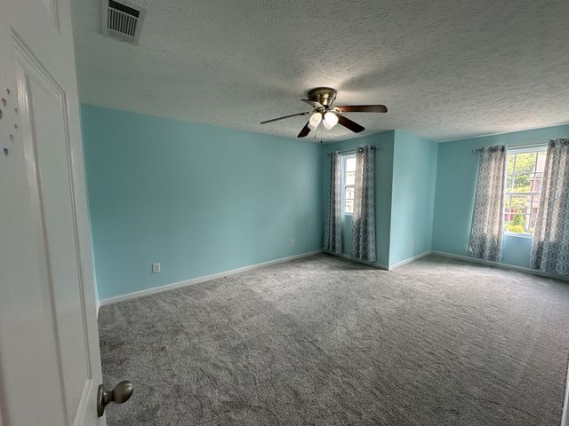 1016 Fulman Rd, Hendersonville, TN 37075