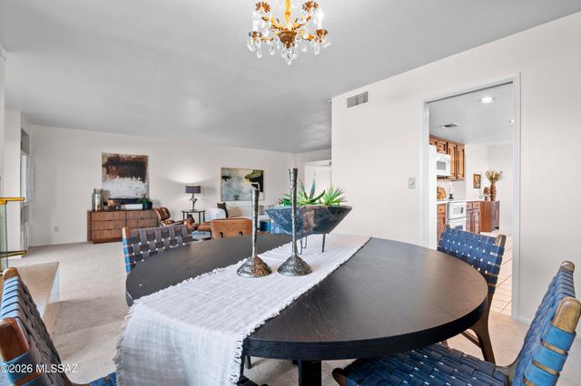 7912 N Casas Cameo, Tucson, AZ 85742