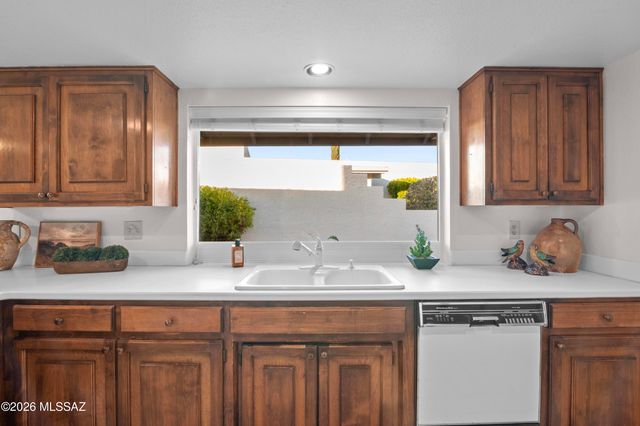 7912 N Casas Cameo, Tucson, AZ 85742