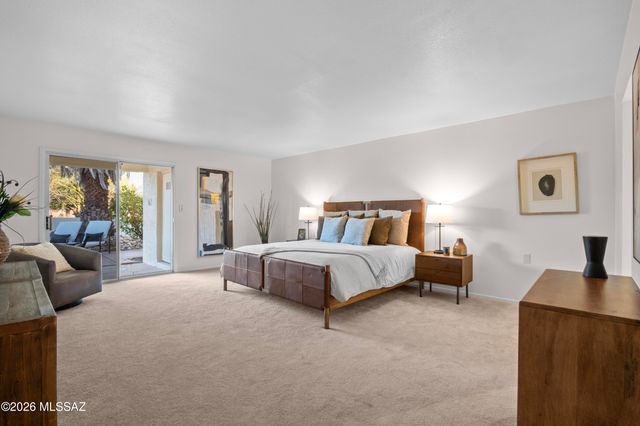 7912 N Casas Cameo, Tucson, AZ 85742