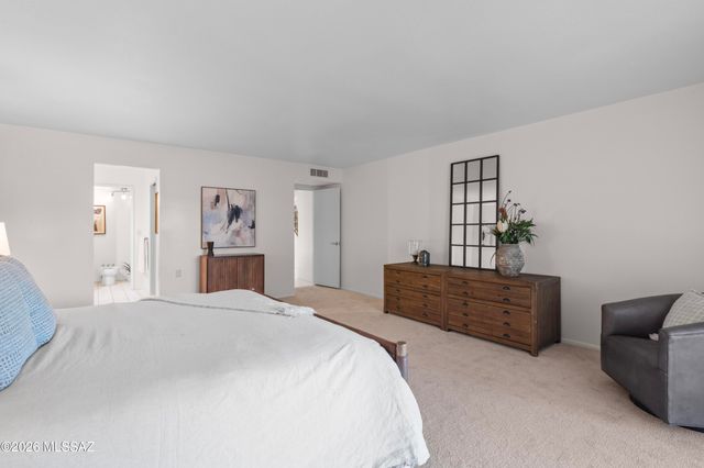 7912 N Casas Cameo, Tucson, AZ 85742