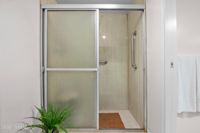 7912 N Casas Cameo, Tucson, AZ 85742