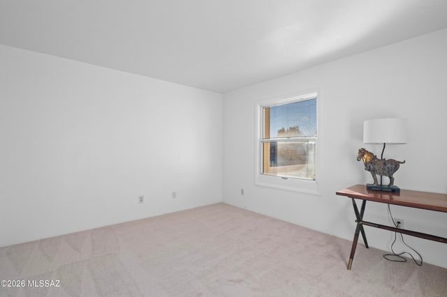 7912 N Casas Cameo, Tucson, AZ 85742