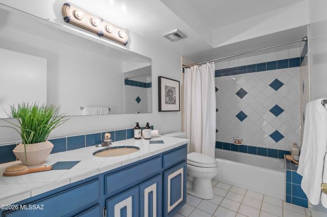 7912 N Casas Cameo, Tucson, AZ 85742